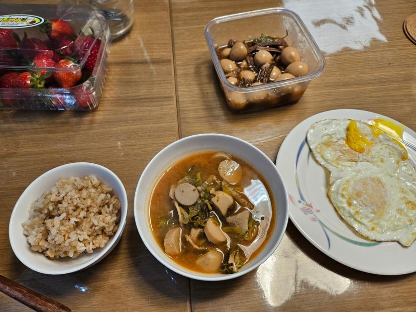 feed image