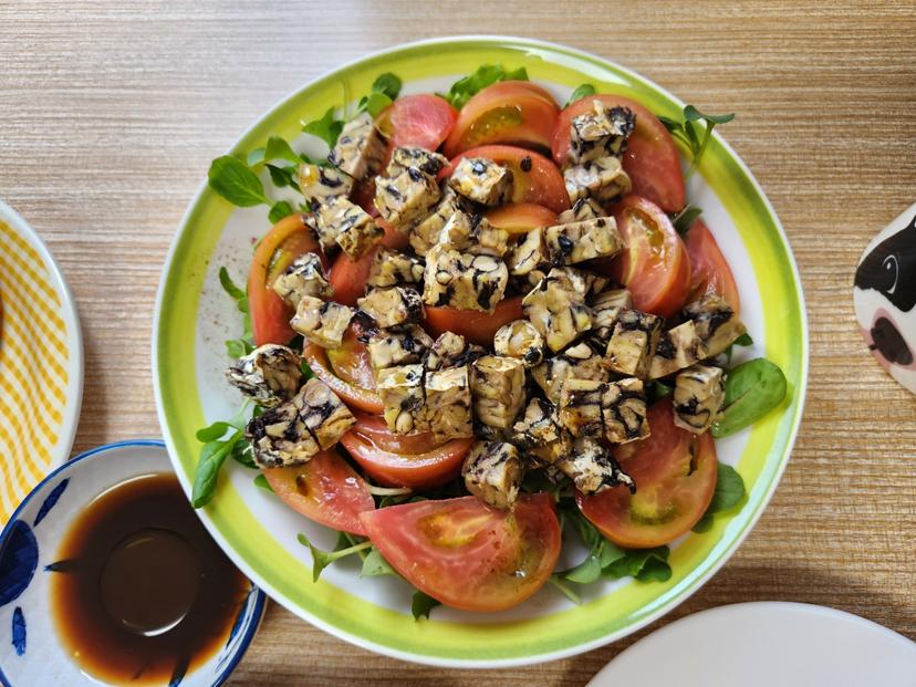 feed image