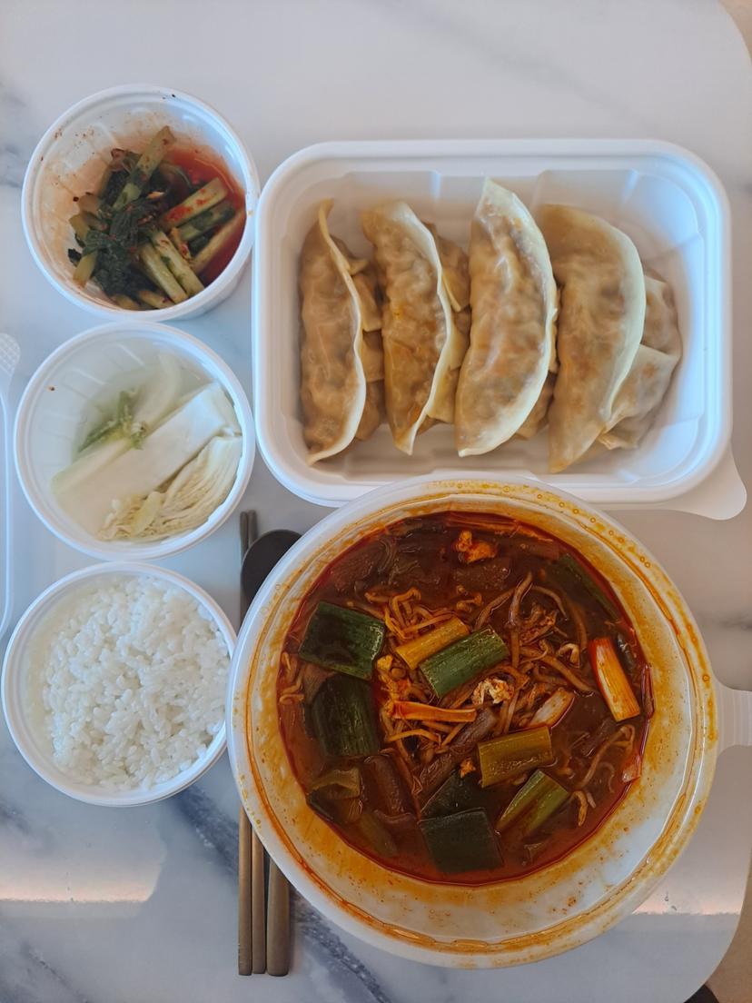 feed image