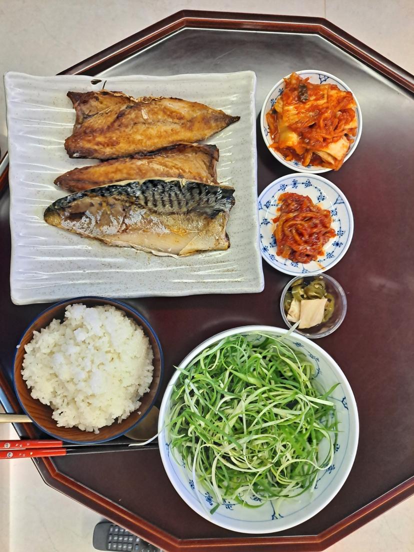 feed image