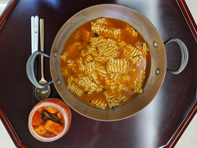 feed image
