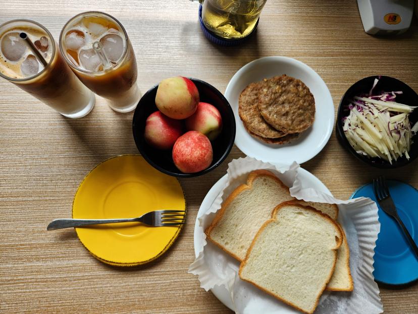 feed image
