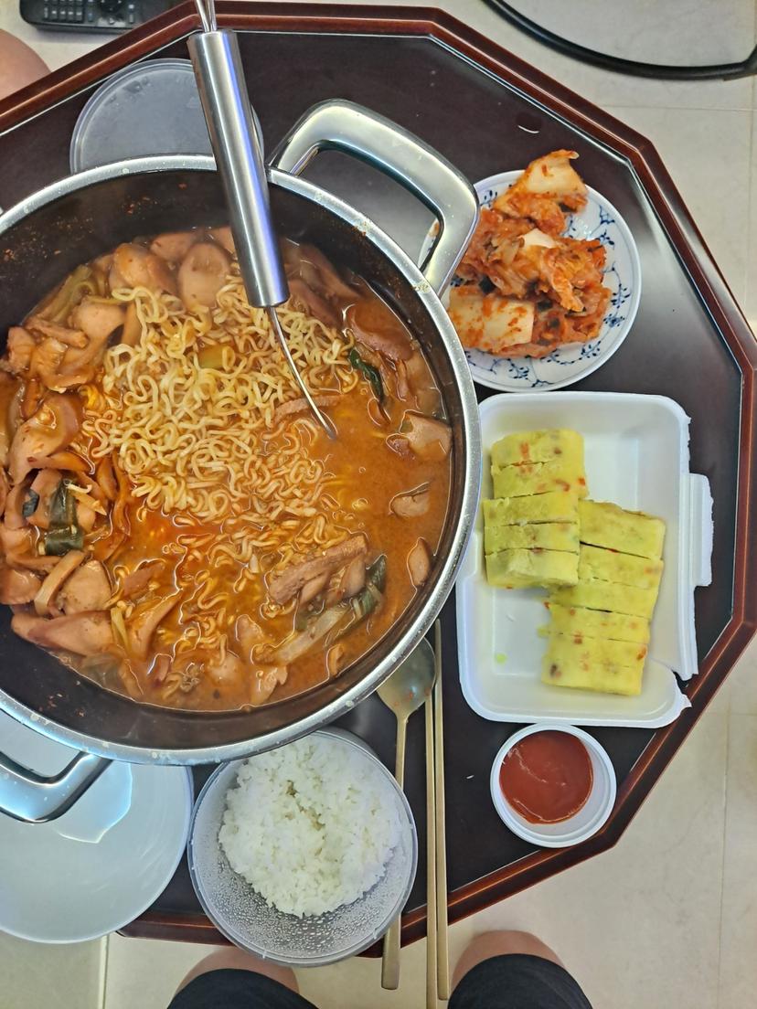 feed image