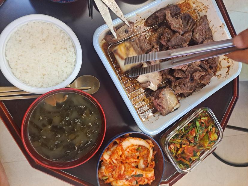 feed image