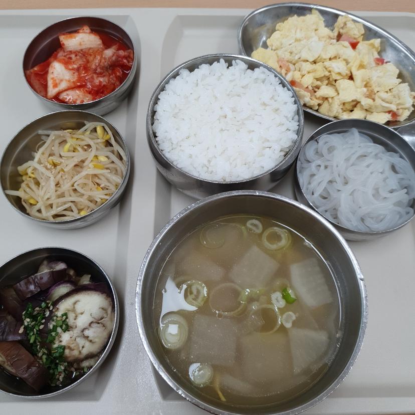 feed image