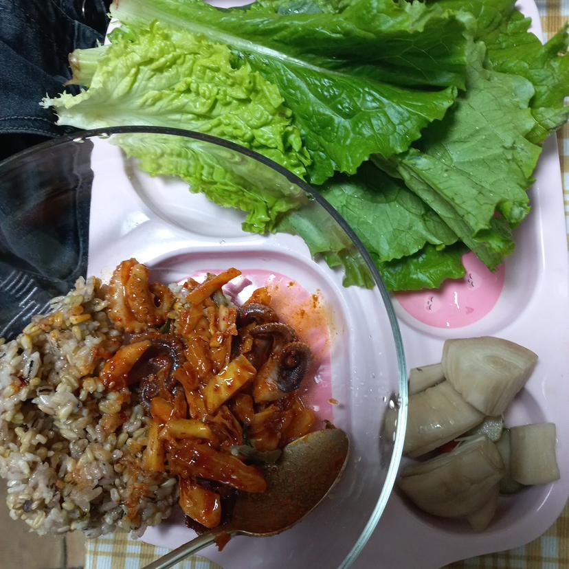 feed image