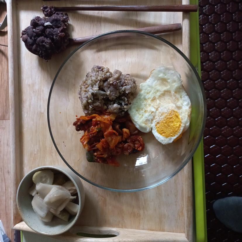 feed image