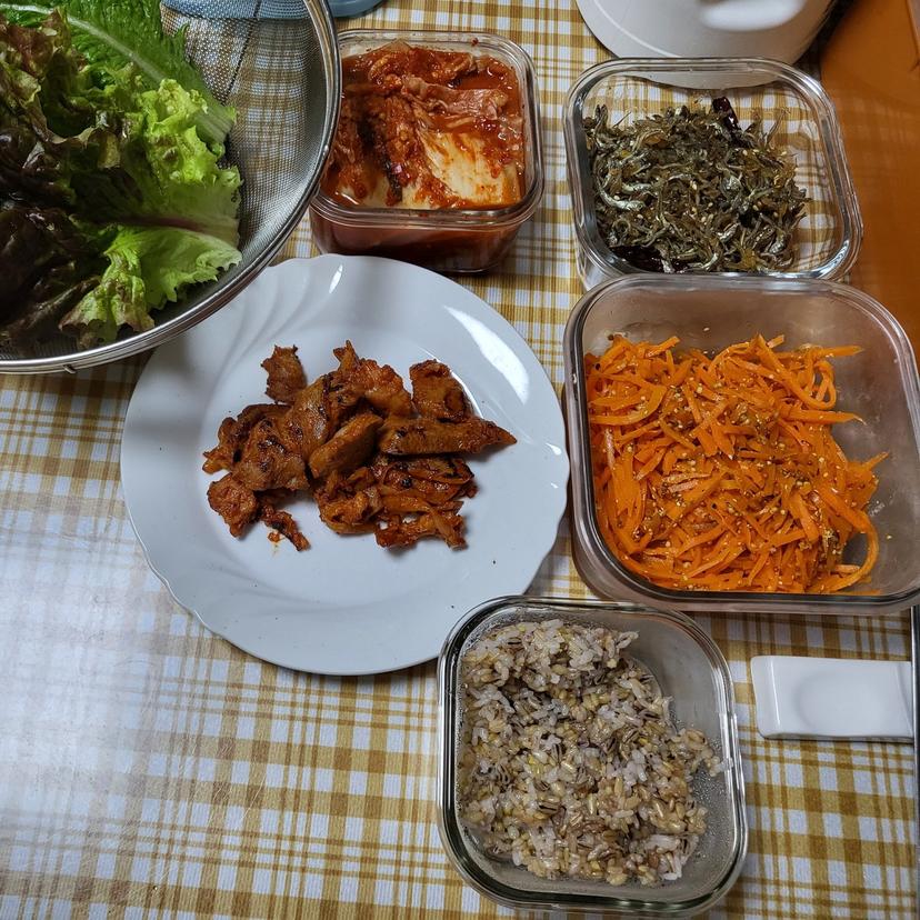 feed image