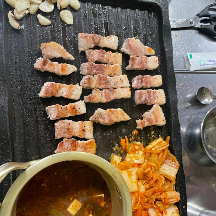 feed image