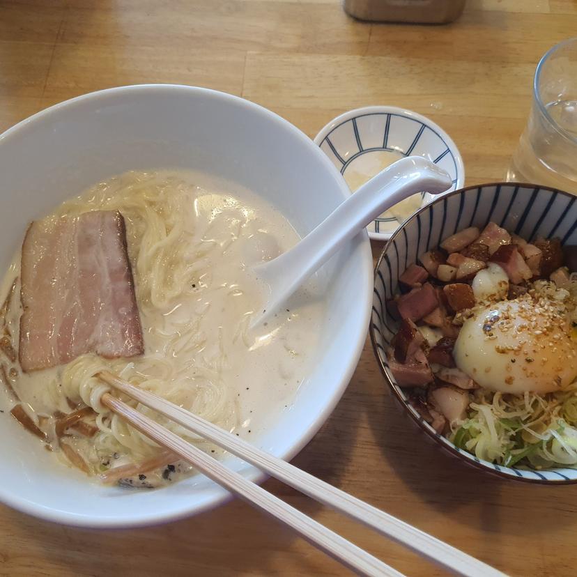feed image