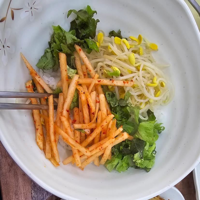 feed image