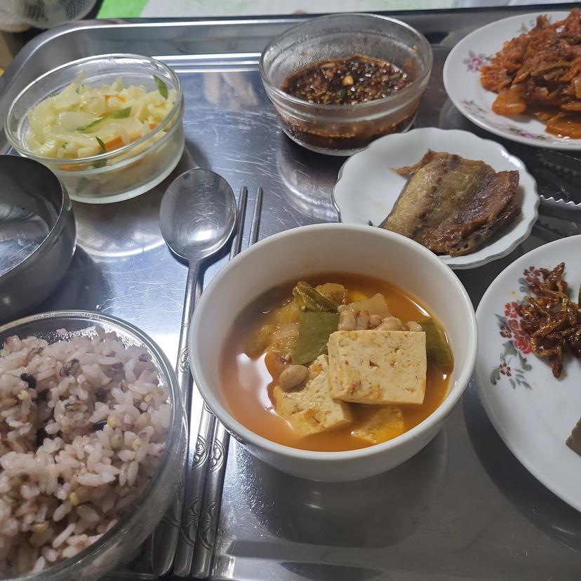 feed image