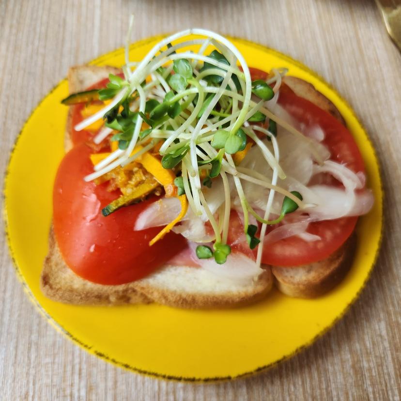 feed image
