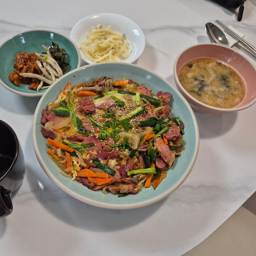 feed image