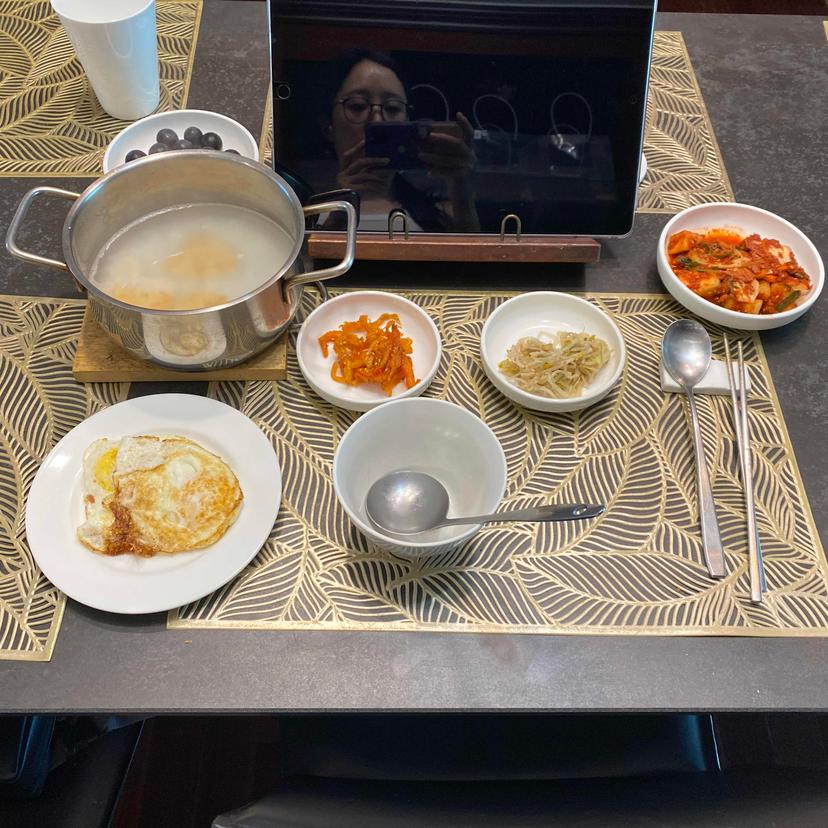 feed image