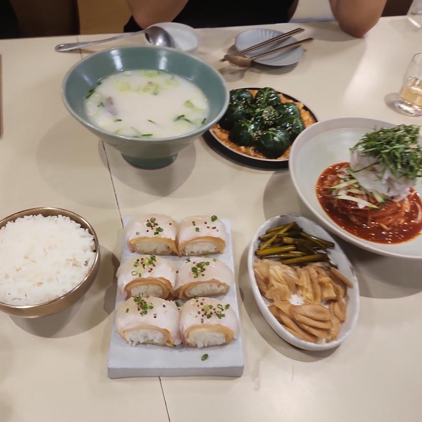 feed image