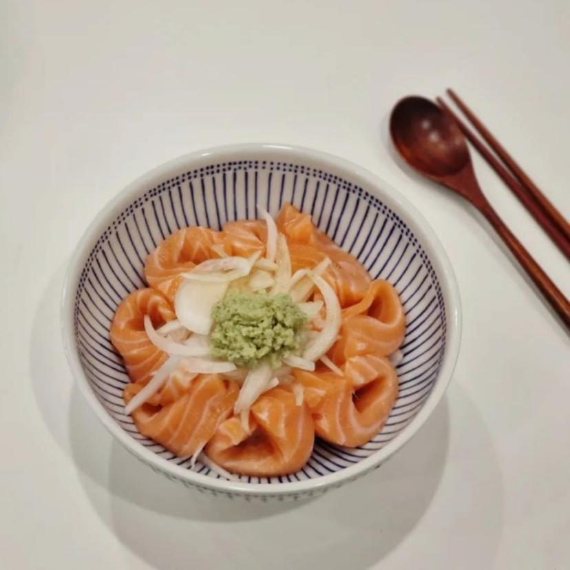 feed image